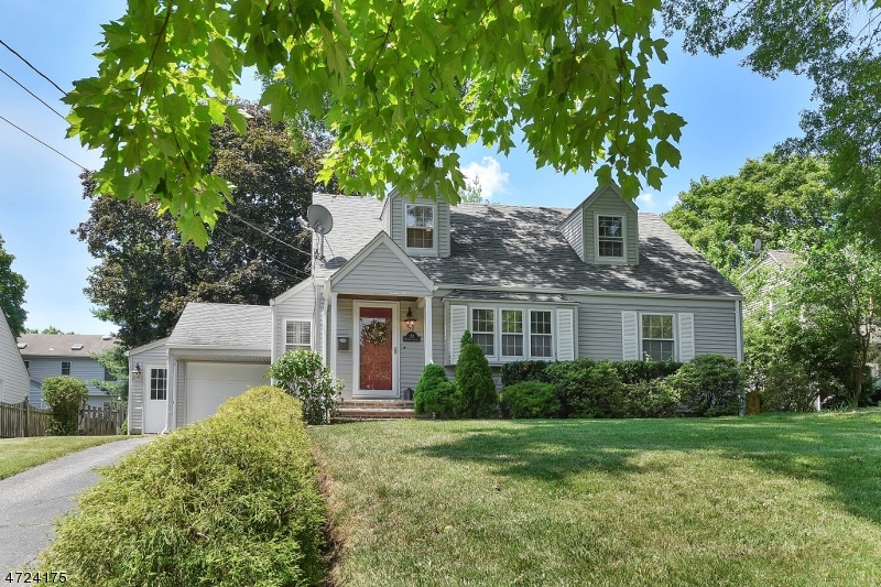 Property Photo:  20 Hillman Ave  NJ 07452 