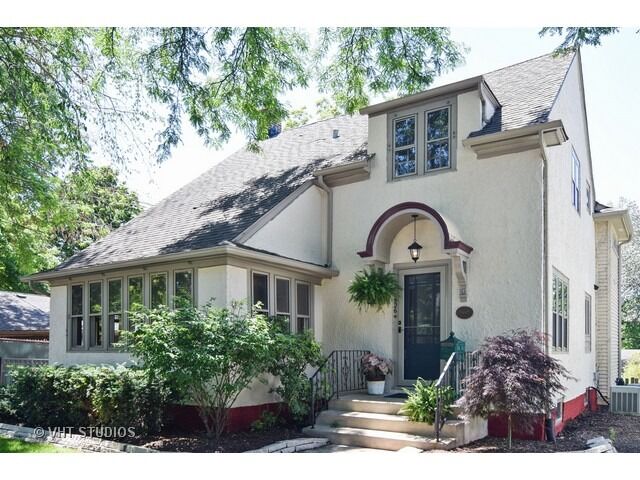 Property Photo:  526 S West Street  IL 60187 