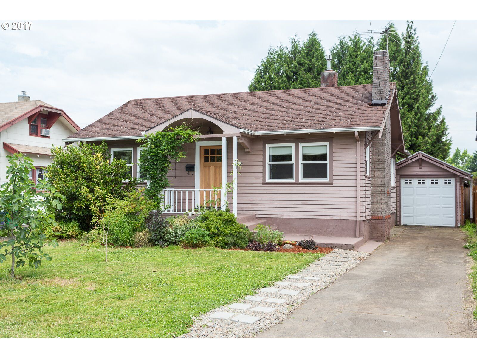 Property Photo:  6550 N Boston Ave  OR 97217 