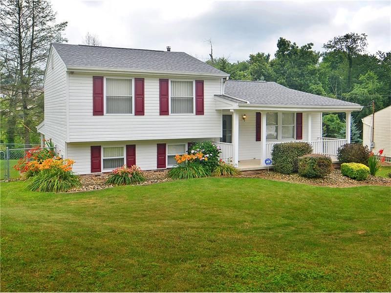 Property Photo: 1807 Ivanhoe Dr PA 15642