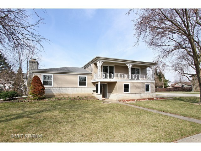 Property Photo: 507 Brown Street IL 60084