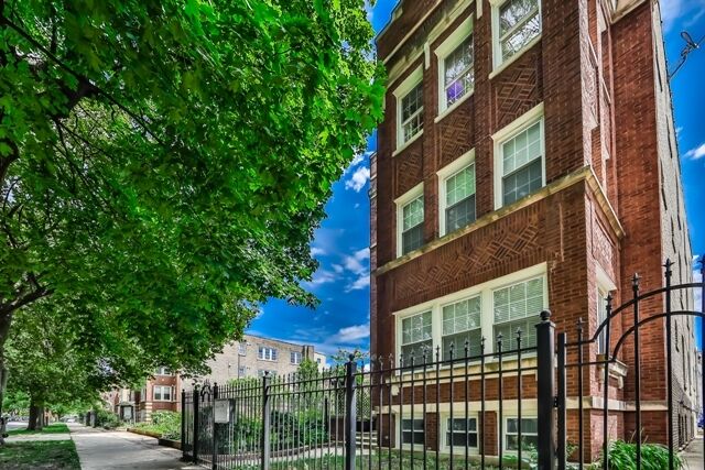 Property Photo: 4637 Drake Avenue 3 IL 60625