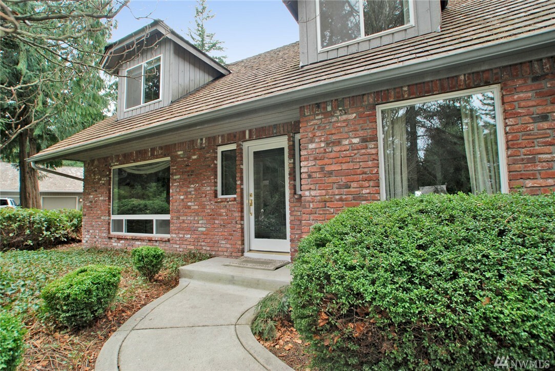 Property Photo:  2515 Sahalee Dr E  WA 98074 