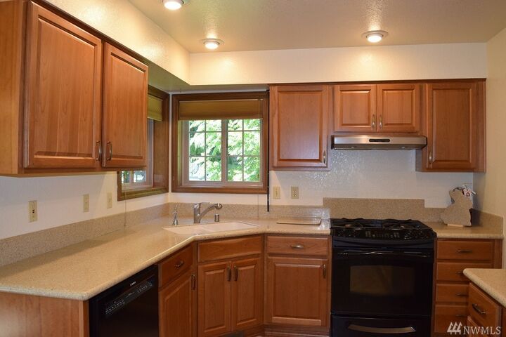 Property Photo:  9910 37th Ct SE  WA 98513 