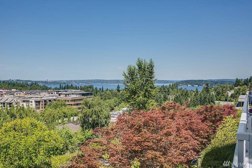 Property Photo: 2959 81st Place SE D2 WA 98040