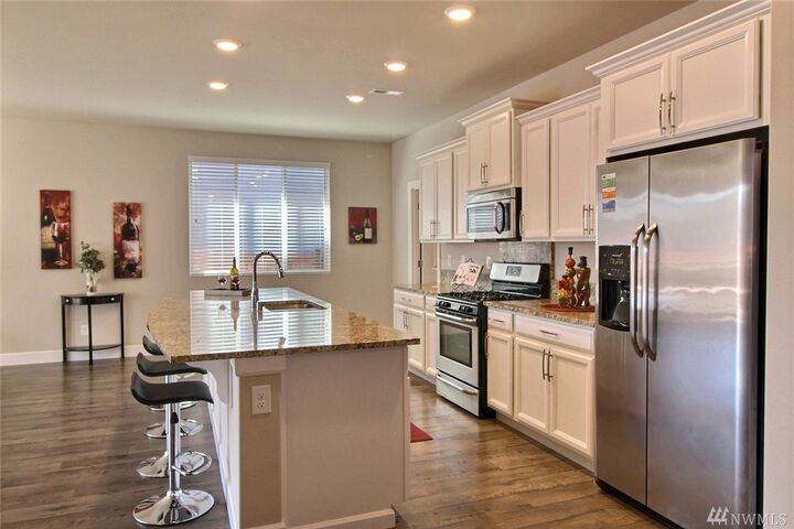 Property Photo: 18419 18th Ave E WA 98387