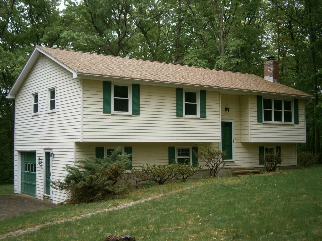 Property Photo:  18 Old Coach Road  CT 06424 