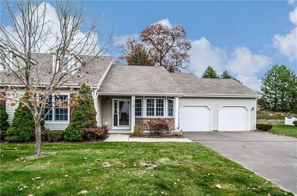 Property Photo: 321 Kings Landing 321 CT 06095