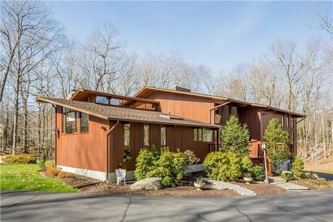 Property Photo:  14 Walker Lane  CT 06883 