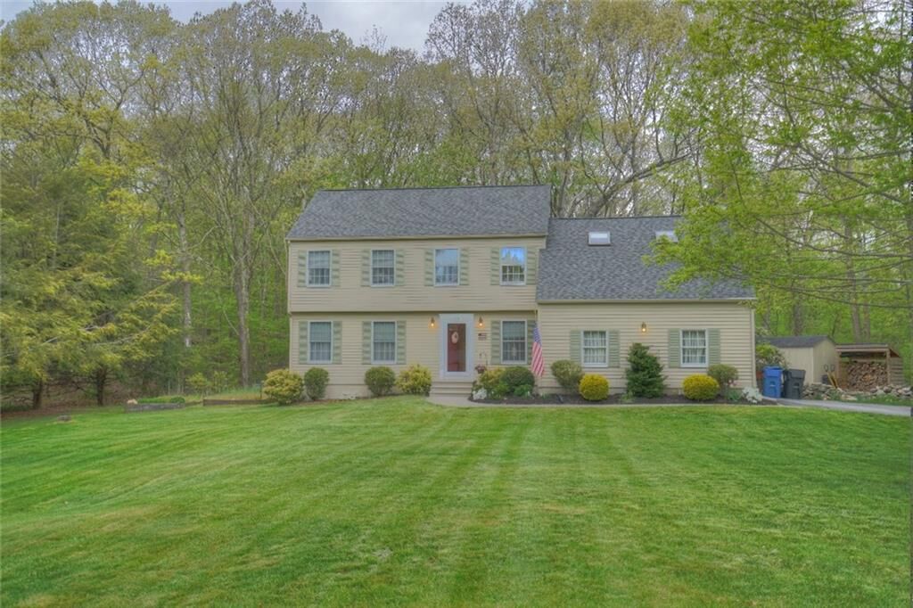 Property Photo: 52 Chriswood Trace CT 06339