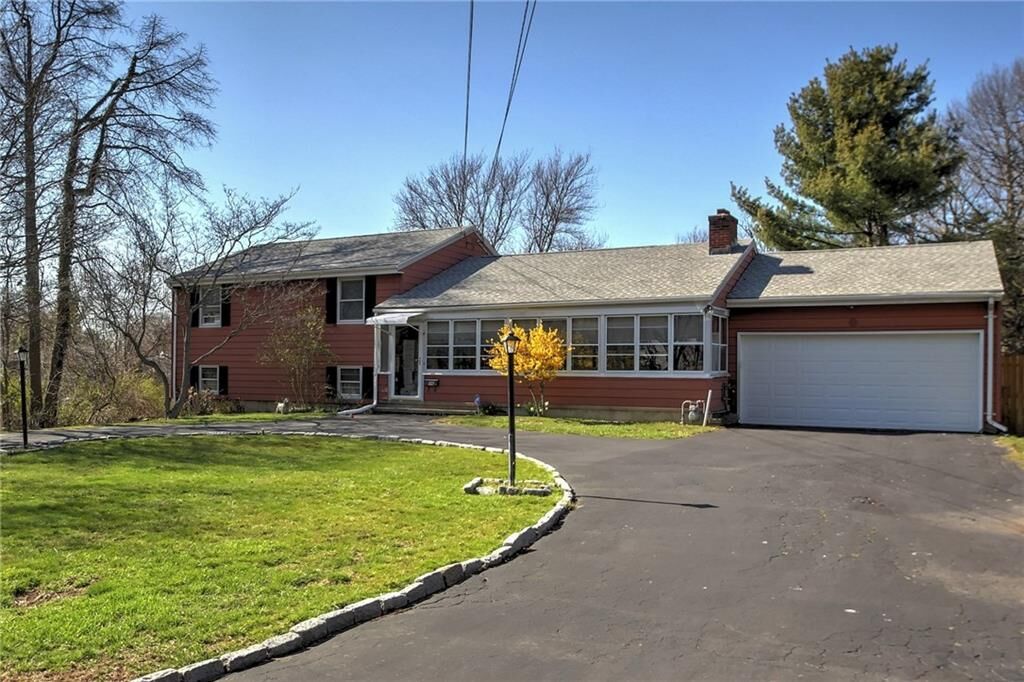 Property Photo:  96 Entrance Road  CT 06460 