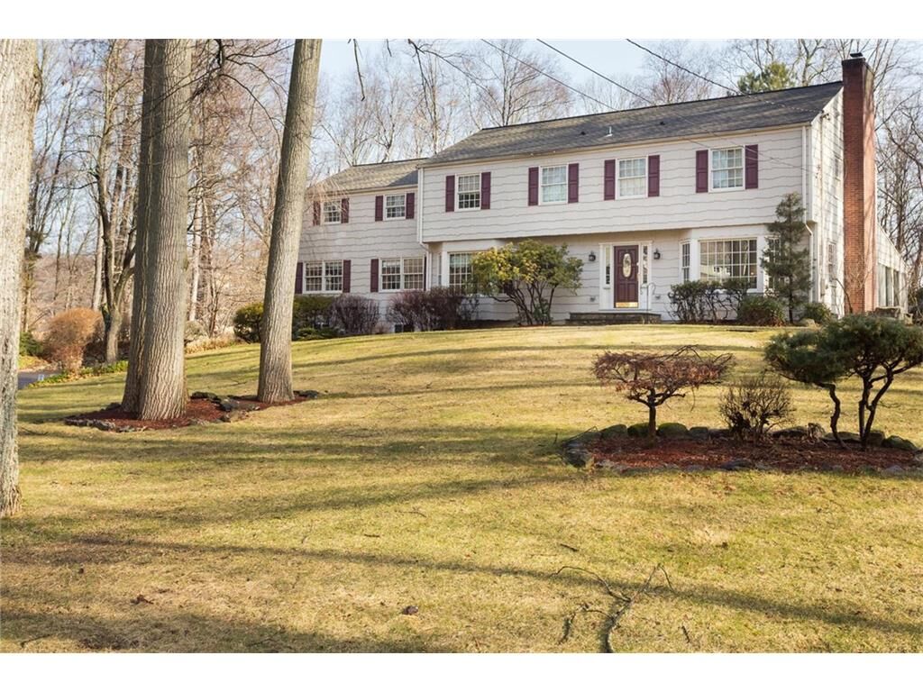 Property Photo:  85 Tall Oaks Court  CT 06903