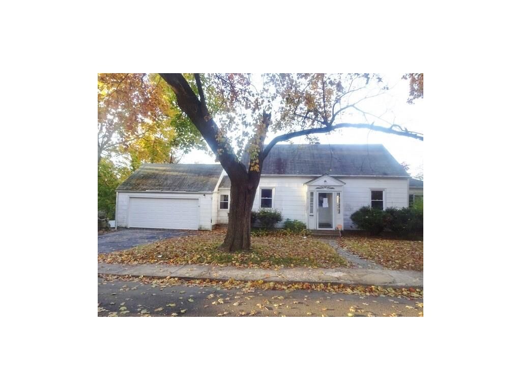 Property Photo: 16 East Pasadena Place CT 06610