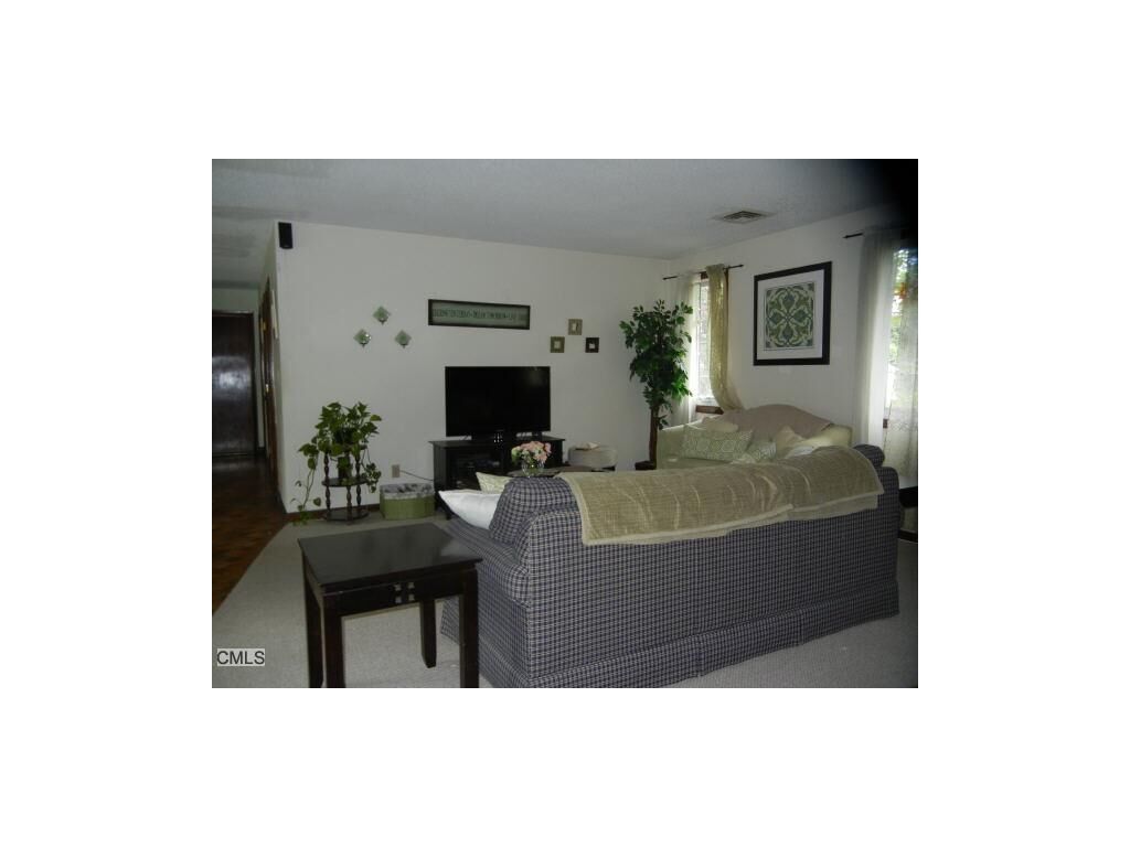 Property Photo:  32 Cherry Street  CT 06460 