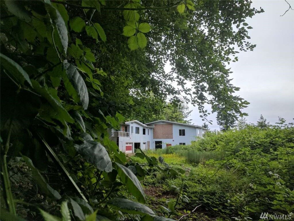 Property Photo:  7220 Norma Beach Rd  WA 98026 