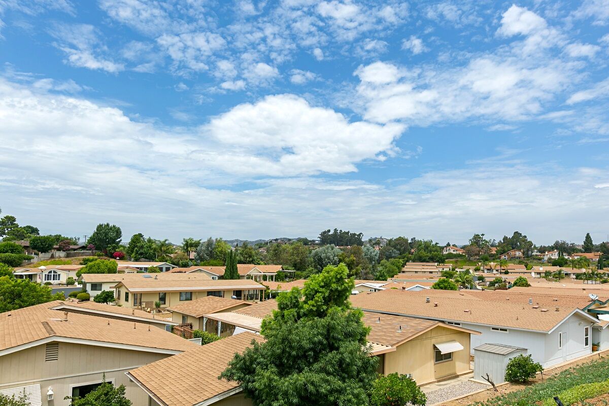 Property Photo:  1805 Lynx Glen  CA 92026 
