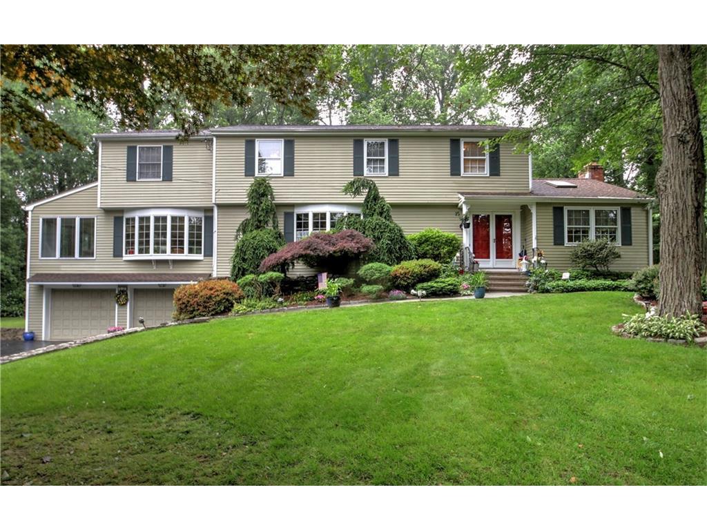 Property Photo: 16 Lily Circle CT 06611