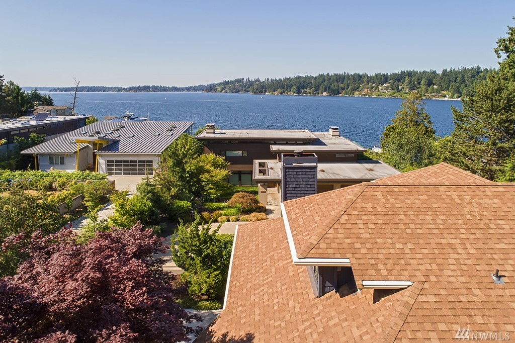 Property Photo: 9602 SE 33rd WA 98040