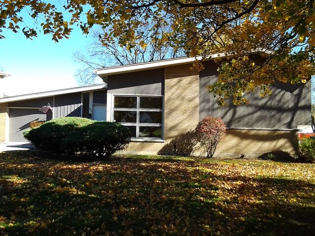 Property Photo:  309 Poplar Avenue  IL 60126 