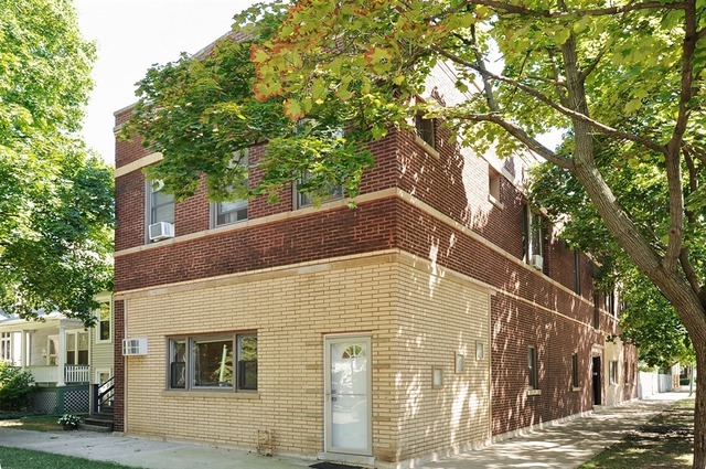 Property Photo:  2477 W Cullom Avenue 1N  IL 60618 