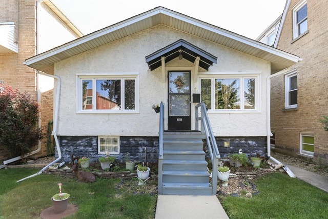 Property Photo:  4019 N Oketo Avenue  IL 60706 