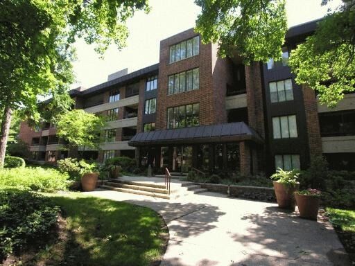 1401 Burr Oak Road 410B  Hinsdale IL 60521 photo