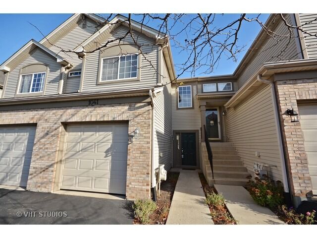 Property Photo: 1041 Parkhill Circle IL 60502