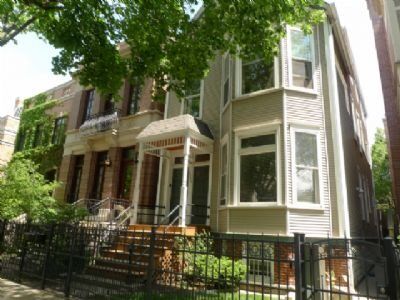 Property Photo: 3345 N Lakewood Avenue G IL 60657