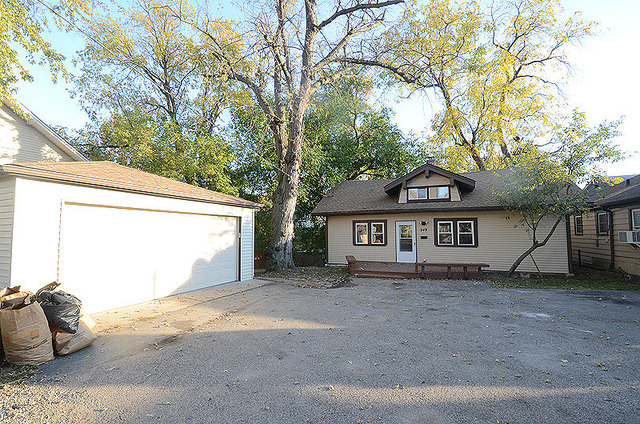 Property Photo:  349 W Palatine Road  IL 60067 