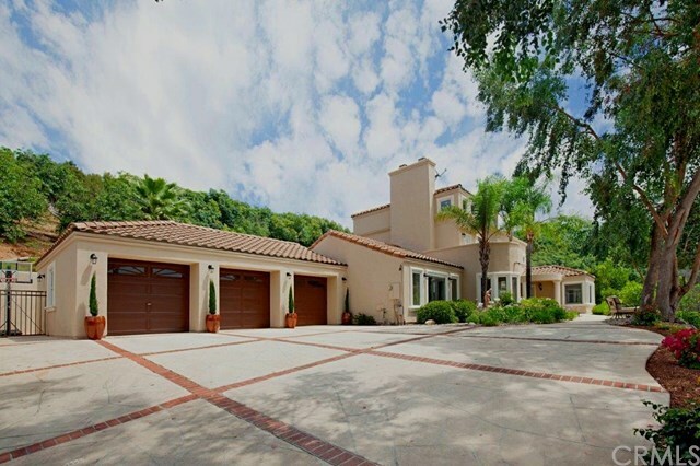 Property Photo:  44280 Via Vaquero  CA 92590 