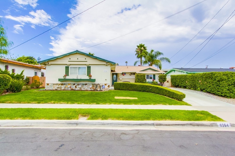 Property Photo: 8364 Lake Gaby Ave CA 92119