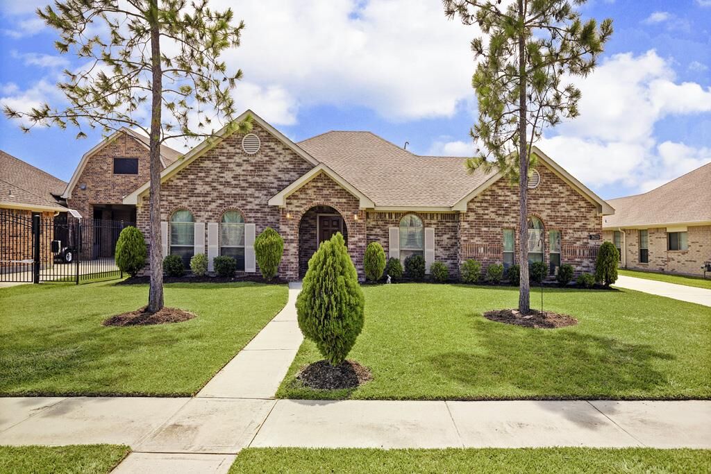 Property Photo: 3623 Quarter Horse Trl TX 77578
