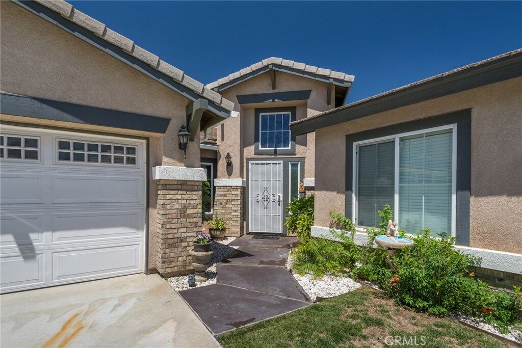 Property Photo:  853 Roxanne Drive  CA 92543 
