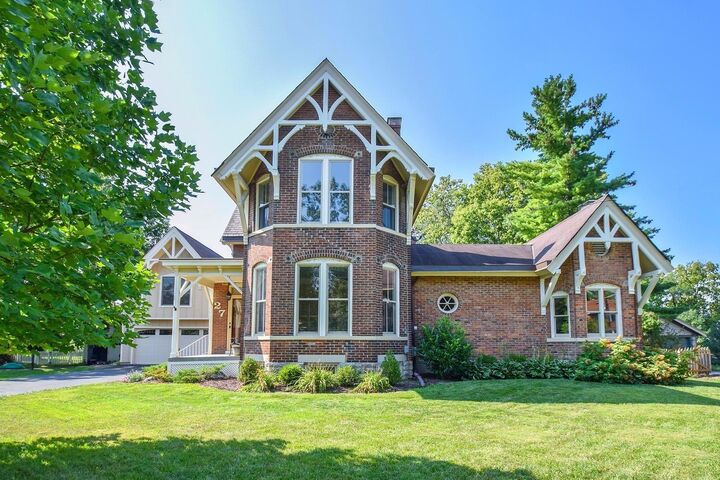 27 E Mills Ave  Wyoming OH 45215 photo