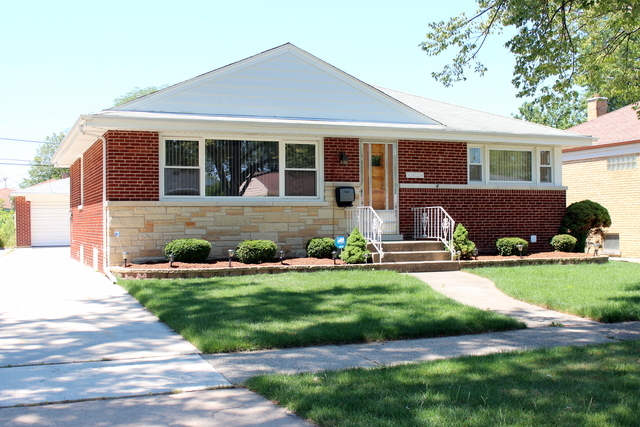 Property Photo:  1926 Buckingham Avenue  IL 60154 