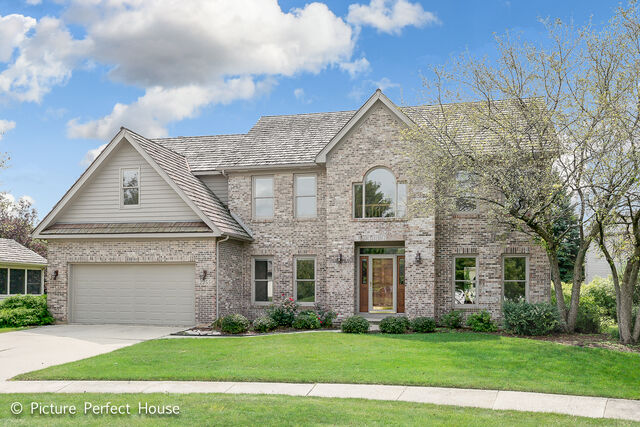 Property Photo:  2255 Nordic Court  IL 60504 