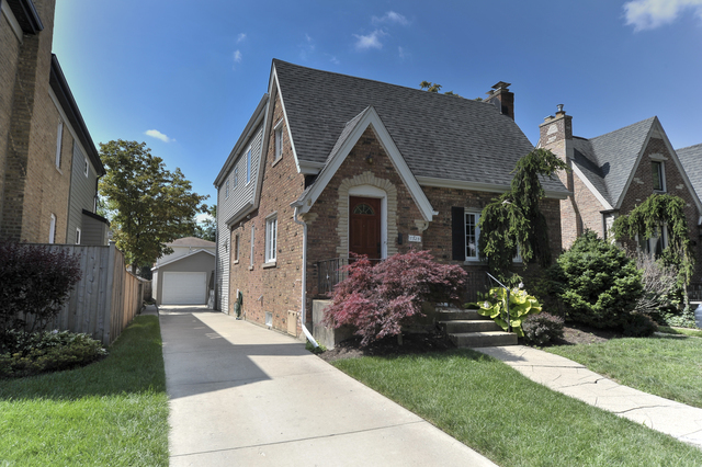 Property Photo:  7325 Greenleaf Avenue  IL 60631 