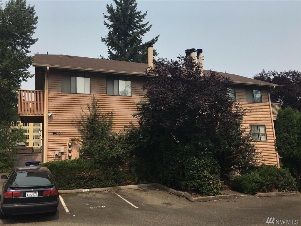 Property Photo:  9616 NE 188th St 301  WA 98011 