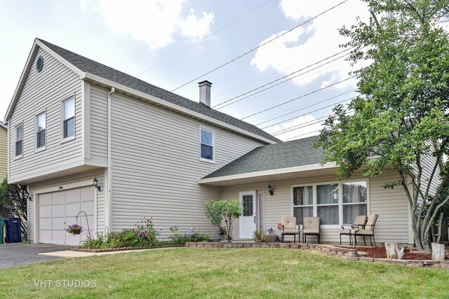 Property Photo:  2090 Valley Road  IL 60148 