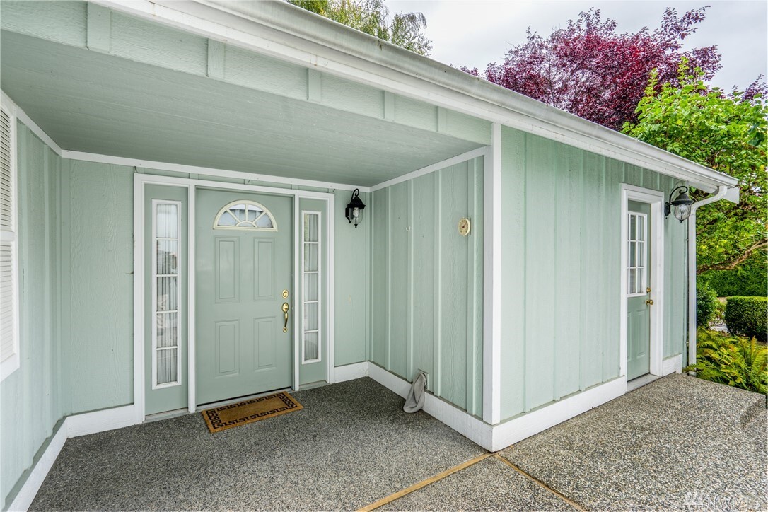 Property Photo: 3410 E Broadway St WA 98274