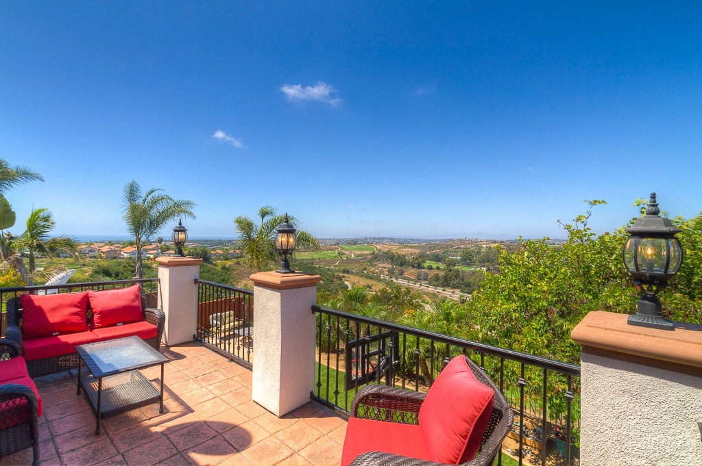 Property Photo: 1548 Sapphire Dr CA 92011