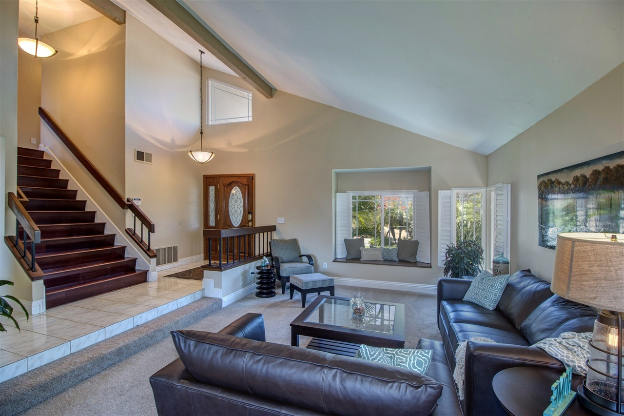 Property Photo: 1721 Bridgehampton Pl CA 92019