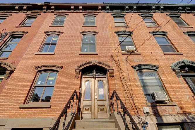 Property Photo:  152 Sussex St 4  NJ 07302-4404 