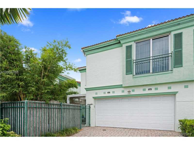 Property Photo: 1110 SE 4th Ave FL 33316