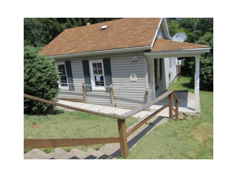 Property Photo:  2506 Holly Drive  PA 15235 