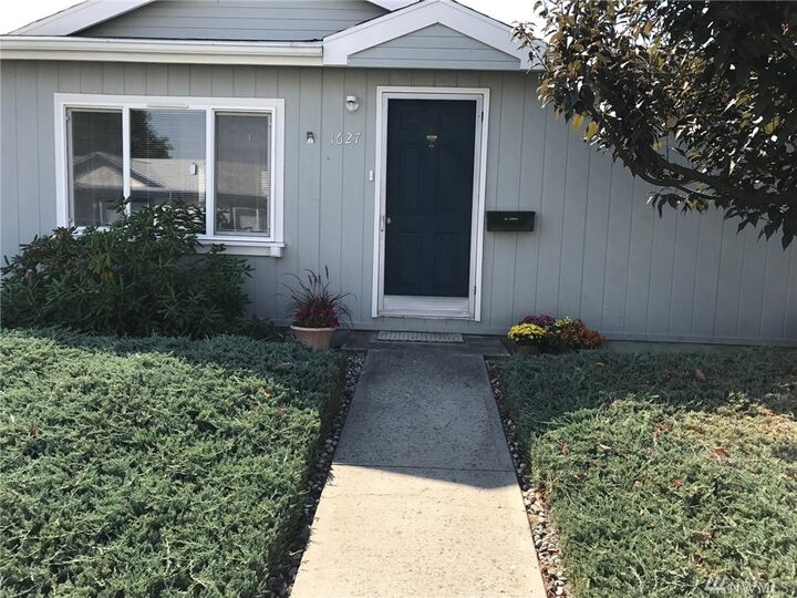 Property Photo:  1627 Pleasant Ave 39  WA 98801 