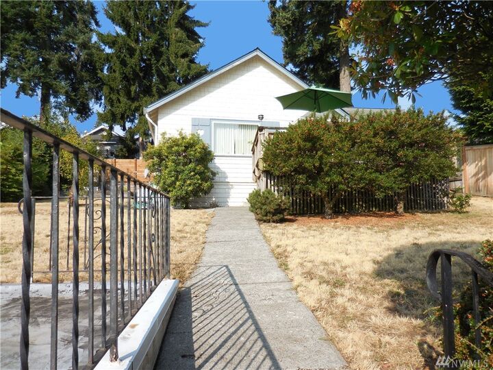 Property Photo: 5751 36th Ave NE WA 98105