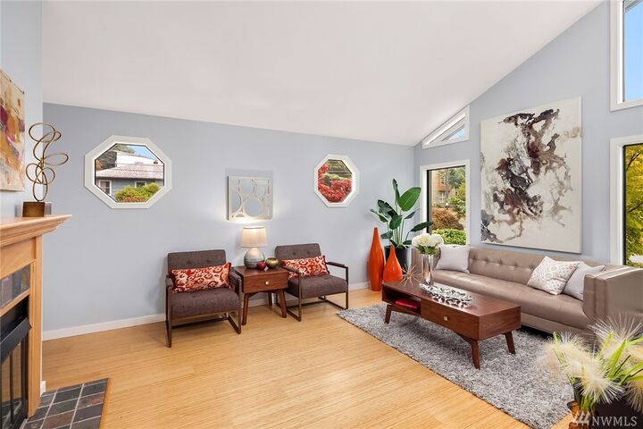 Property Photo: 2560 NE 96th St WA 98115