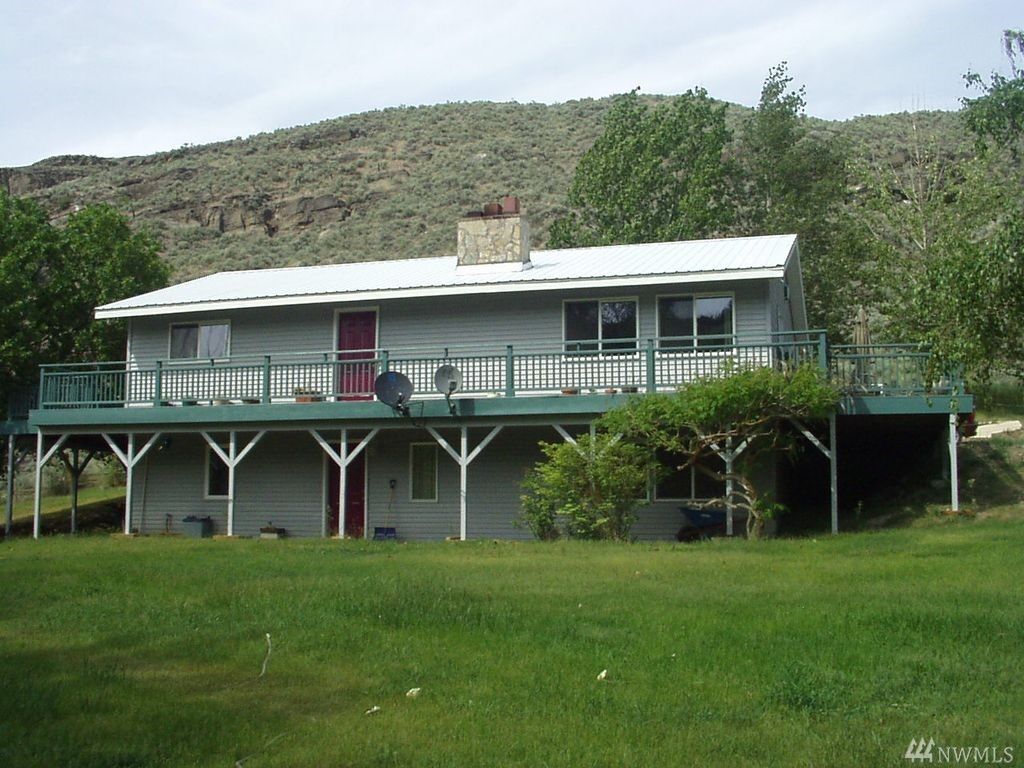 Property Photo:  283 Highway 20  WA 98855 