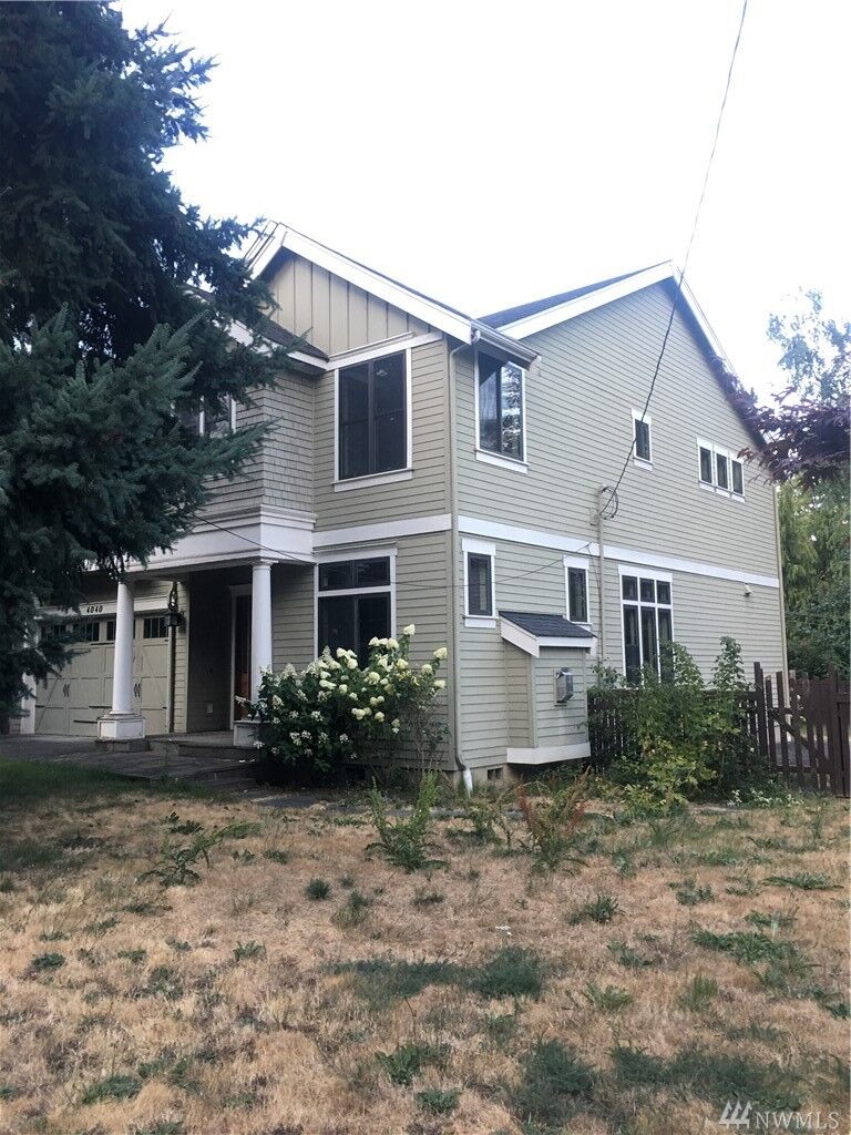 Property Photo:  4040 36th Ave W  WA 98199 